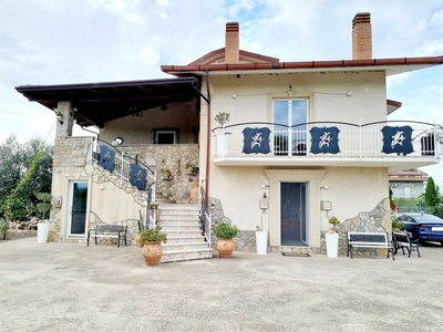 Villa in Via Torre Guacci a San Giorgio del Sannio