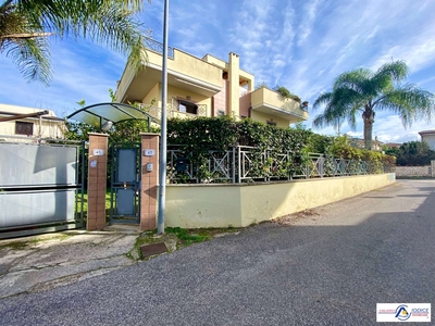 Villa Tri-Quadrifamiliare in vendita a Sabaudia