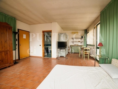 Appartamento in Via Spinuzza, Palermo, 10 locali, 5 bagni, arredato