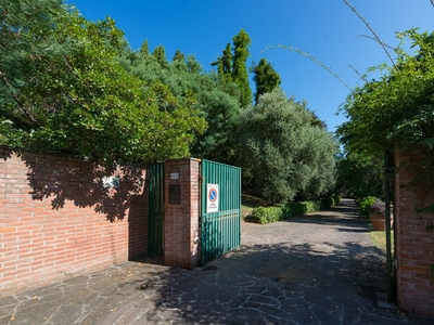 Casa in vendita 6 Stanze da letto a Lucca