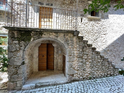 Casa indipendente in vendita 2 Stanze da letto a Santo Stefano Di Sessanio