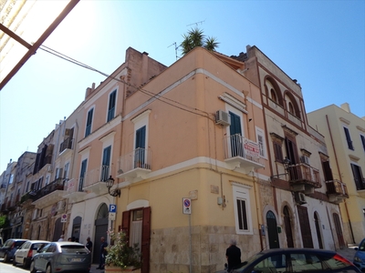 Casa indipendente in vendita in piazza dante, Palo del Colle