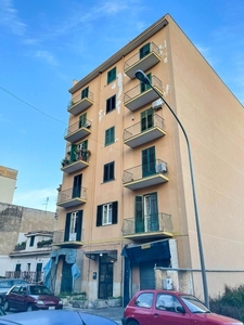 Quadrilocale in VIA ALTOFONTE, Palermo, 2 bagni, 110 m², 4° piano