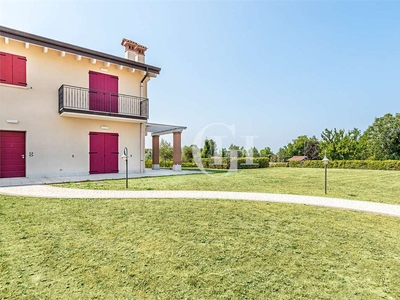 Villa in vendita 3 Stanze da letto a Desenzano Del Garda