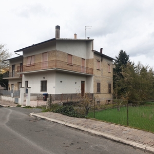 Villa in vendita 5 Stanze da letto a Castel Giorgio