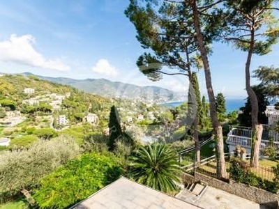 Villa in vendita 6 Stanze da letto a Rapallo