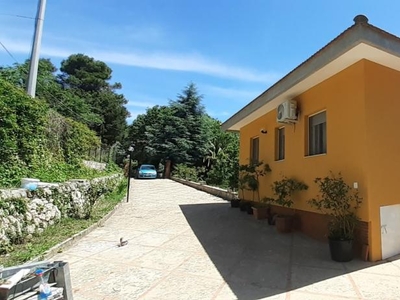 villa indipendente in vendita a Palazzolo Acreide