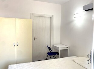 Affittasi stanza in appartamento con 4 camere a Tor Vergata
