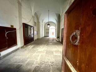 Appartamento a Siena, 6 locali, 2 bagni, 200 m², 3° piano in vendita