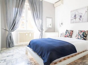 Appartamento con 1 camera da letto in affitto a Milano