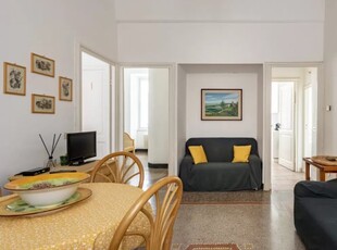 Appartamento con 2 camere da letto in affitto a Genova