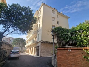 Appartamento in Affitto a Genova, zona Albaro, 1'550€, 250 m², con Box