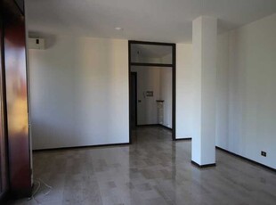 Appartamento in Affitto ad Arona - 900 Euro