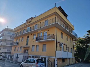 Appartamento in Affitto ad San Benedetto del Tronto - 450 Euro