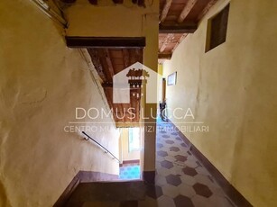 Appartamento in Vendita a Lucca, 395'000€, 108 m², arredato