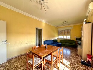 Appartamento in Vendita a Lucca, zona Arancio, 195'000€, 130 m², con Box