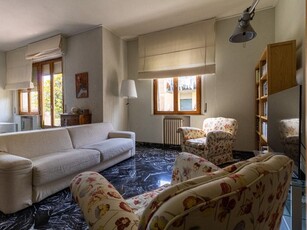 Appartamento in Vendita a Siena, 345'000€, 125 m², arredato, con Box