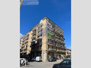 Appartamento in Vendita a Siracusa, zona PANAGIA, 125'000€, 170 m²