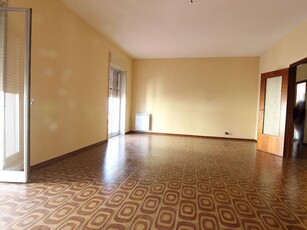 Appartamento in Vendita a Siracusa, zona via Pitia, 138'000€, 170 m²
