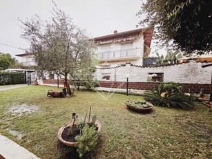 Appartamento in Vendita ad Carrara - 280000 Euro