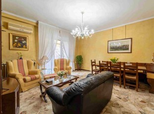 Appartamento in Vendita ad Como - 330000 Euro