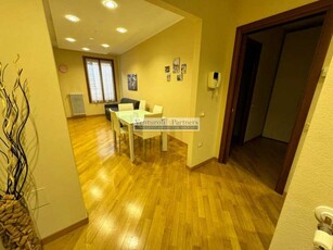 Appartamento in Vendita ad Desenzano del Garda - 230000 Euro