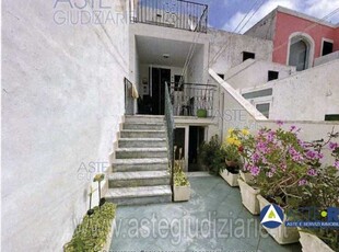 Appartamento in Vendita ad Ponza - 400223 Euro