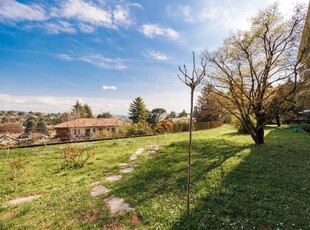 Appartamento in Via Dei Pini, Pino Torinese, 5 locali, 2 bagni, 160 m²