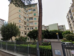 Appartamento in Via Luigi Mercantini, Napoli, 1 bagno, posto auto