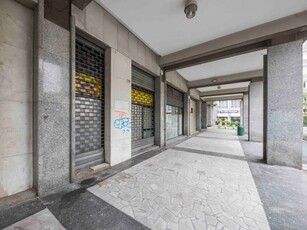 Attività commerciale in Vendita a Genova, zona Centro, 240'000€, 140 m²