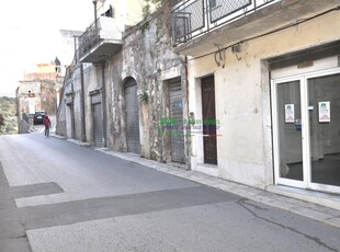 azienda commerciale in affitto a Ragusa