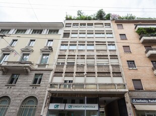 Bilocale arredato in affitto in via broletto, Milano