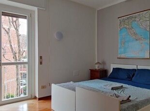 Camere in affitto in un appartamento di 4 camere da letto a Milano