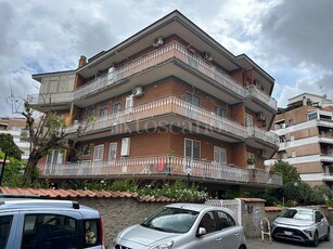 Casa a Roma in Via Monterosso al Mare, Torrevecchia