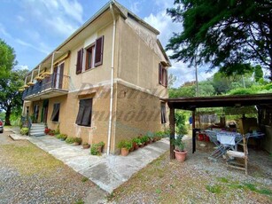 Casa Bifamiliare in Vendita ad Casale Marittimo - 400000 Euro