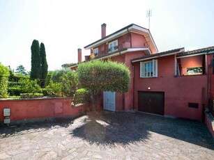 Casa Bifamiliare in Vendita ad Ciampino - 685000 Euro