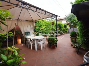 Casa indipendente con giardino a Capannori