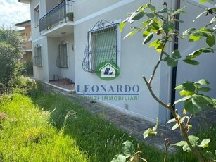 Casa indipendente con giardino, Buggiano borgo a