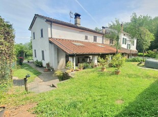 Casa indipendente con giardino, Lucca arliano