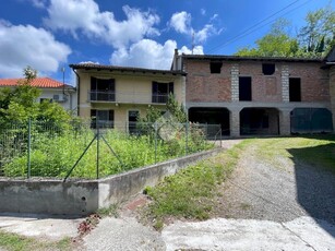 Casa indipendente in vendita