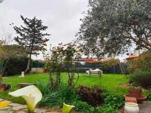 Casa indipendente in vendita a Campi Bisenzio