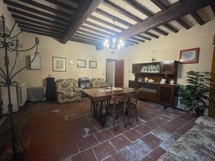 Casa Indipendente in Vendita a Lucca, zona San Pietro a Vico, 150'000€, 200 m²