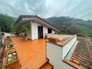 Casa Indipendente in Vendita a Massa, 410'000€, 135 m², arredato