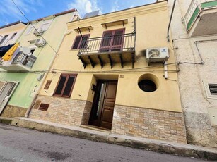 Casa Indipendente in Vendita ad Campofelice di Roccella - 120000 Euro