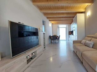Casa Indipendente in Vendita ad Cascina - 350000 Euro