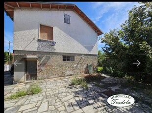 Casa Indipendente in Vendita ad Castelnuovo Magra - 303000 Euro