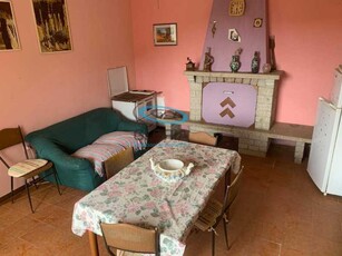 Casa Indipendente in Vendita ad Fabriano - 23000 Euro