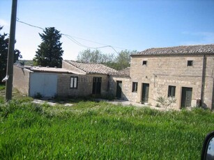 Casa Indipendente in Vendita ad Ragusa - 140000 Euro