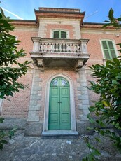 Casa indipendente in vendita