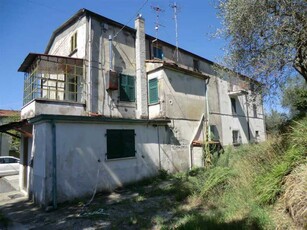 Casa Semi indipendente in Vendita ad Sarzana - 230000 Euro